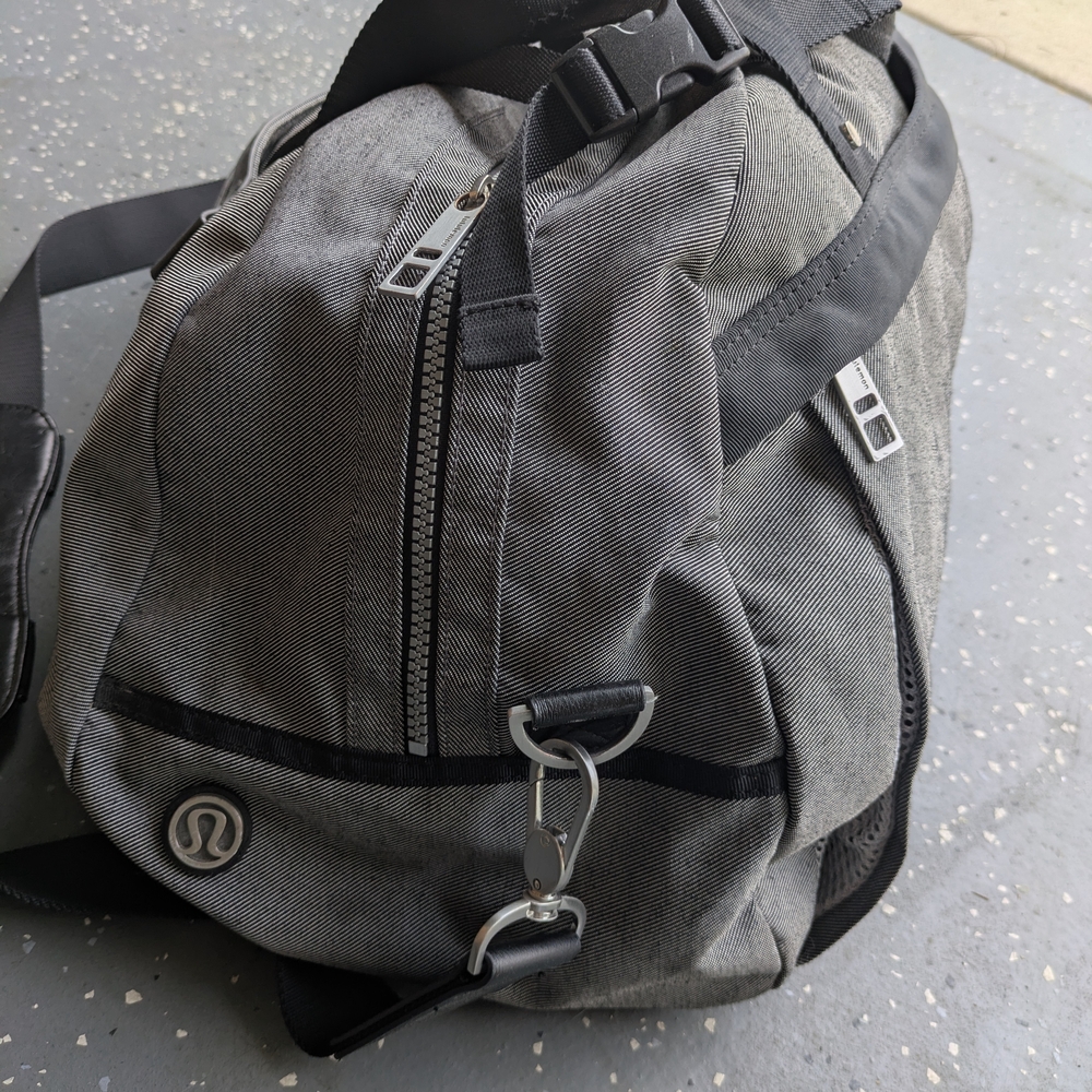 Lululemon Gray Gym Bag - Picture 2 of 5